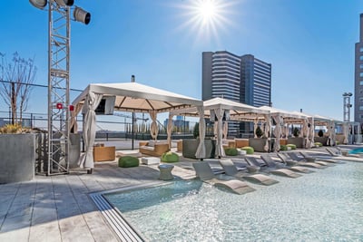 Incorporating Outdoor Lighting for Hospitality